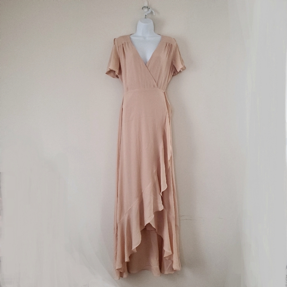‼️ CLOSEOUY SALE‼️ Lulus Light Peach Wrap Dress